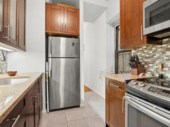 234 East 14th Street image 4 of 6