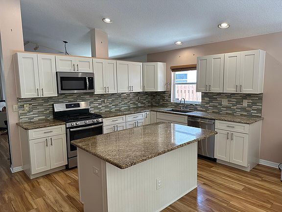 2nd image of 6222 Crickethollow Dr