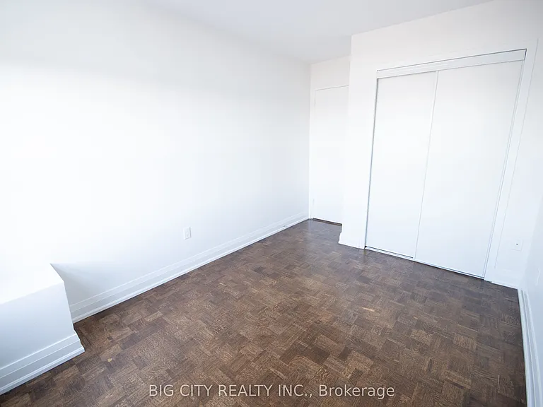 1000 Broadview Ave #401 — Photo 4