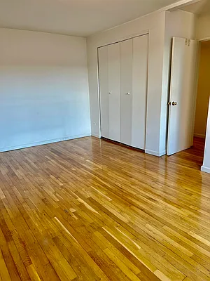 Sold by Randall Star Realty Inc | media 10