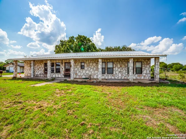 14747 Ess Road, Atascosa, TX 78002