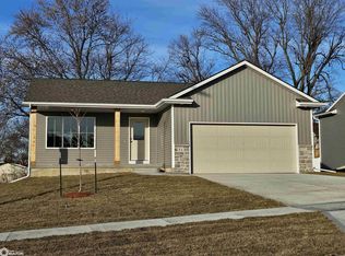 513 17th Ave E, Oskaloosa, IA 52577