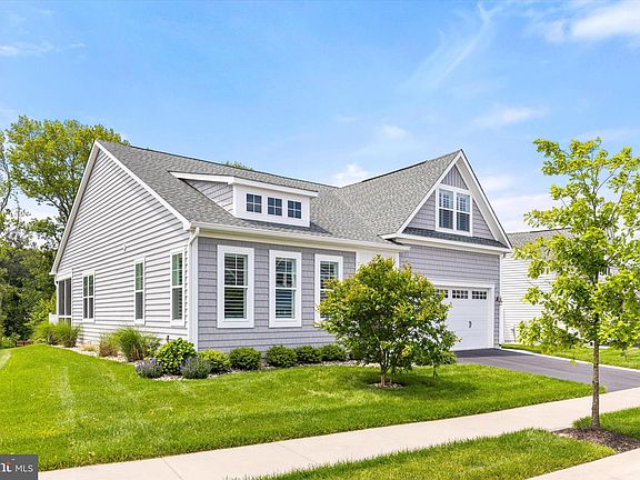 3rd image of 23905 Pembroke Ln