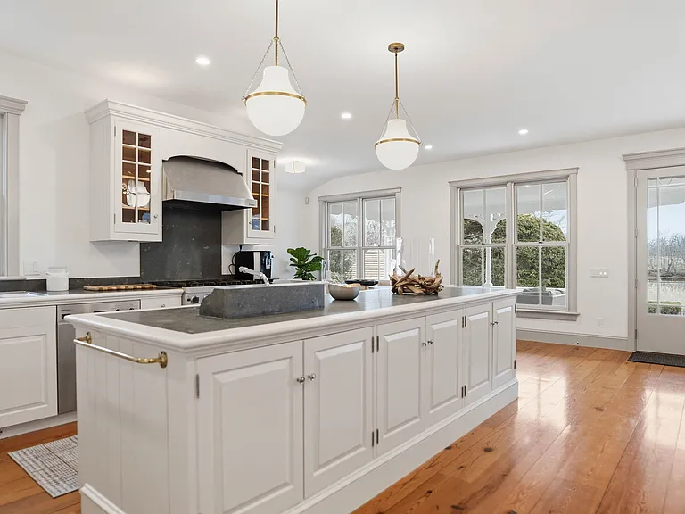32 Oakland Ave — Photo 7