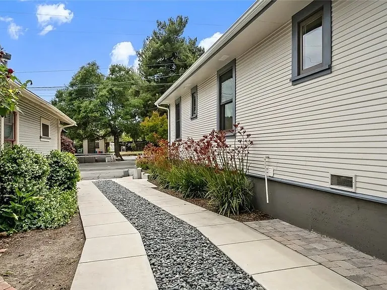 1526 Garden St — Photo 28