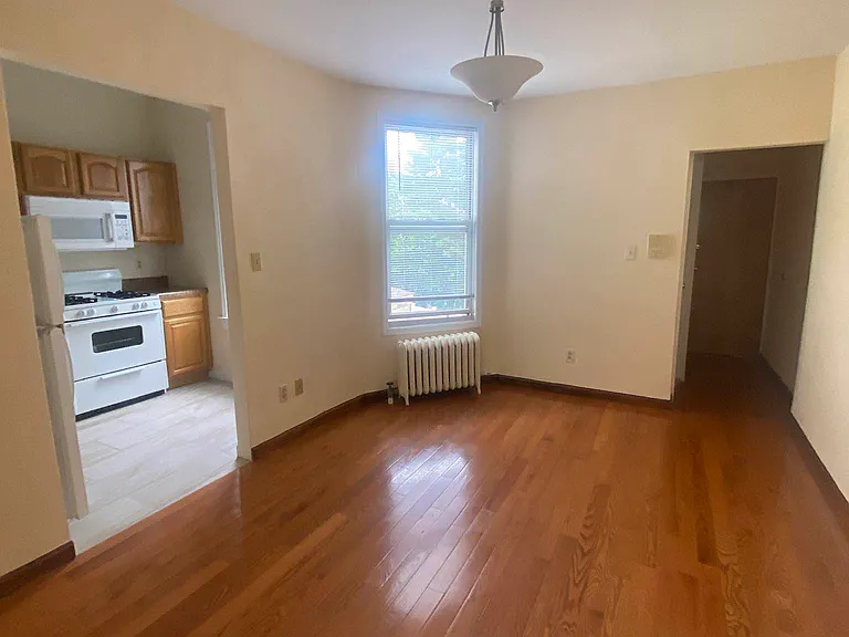 318 81st St #2 — Photo 2