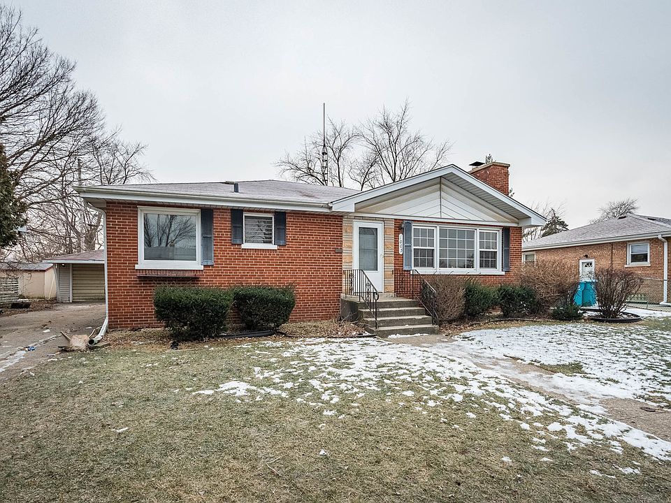 1st image of 1005 E 162nd Pl