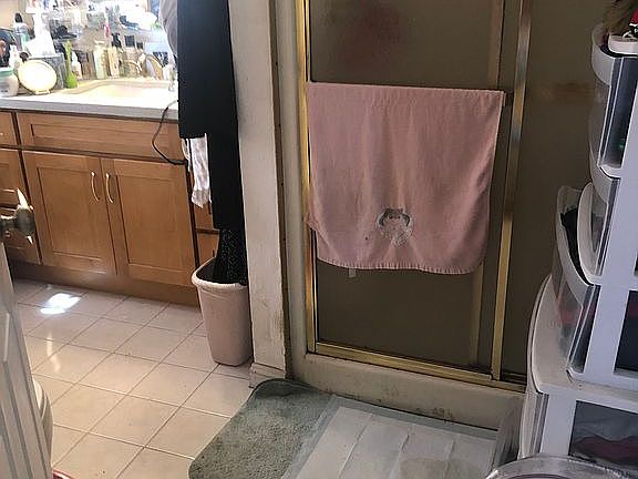 Master Bath. 10’ x 8’