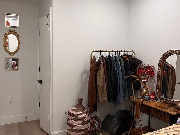 3rd image of 215 E 124th St #4D