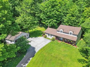 82 Button Rd, Saint Albans, VT 05478