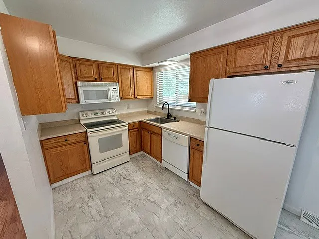 1422 W 100th Pl — Photo 4