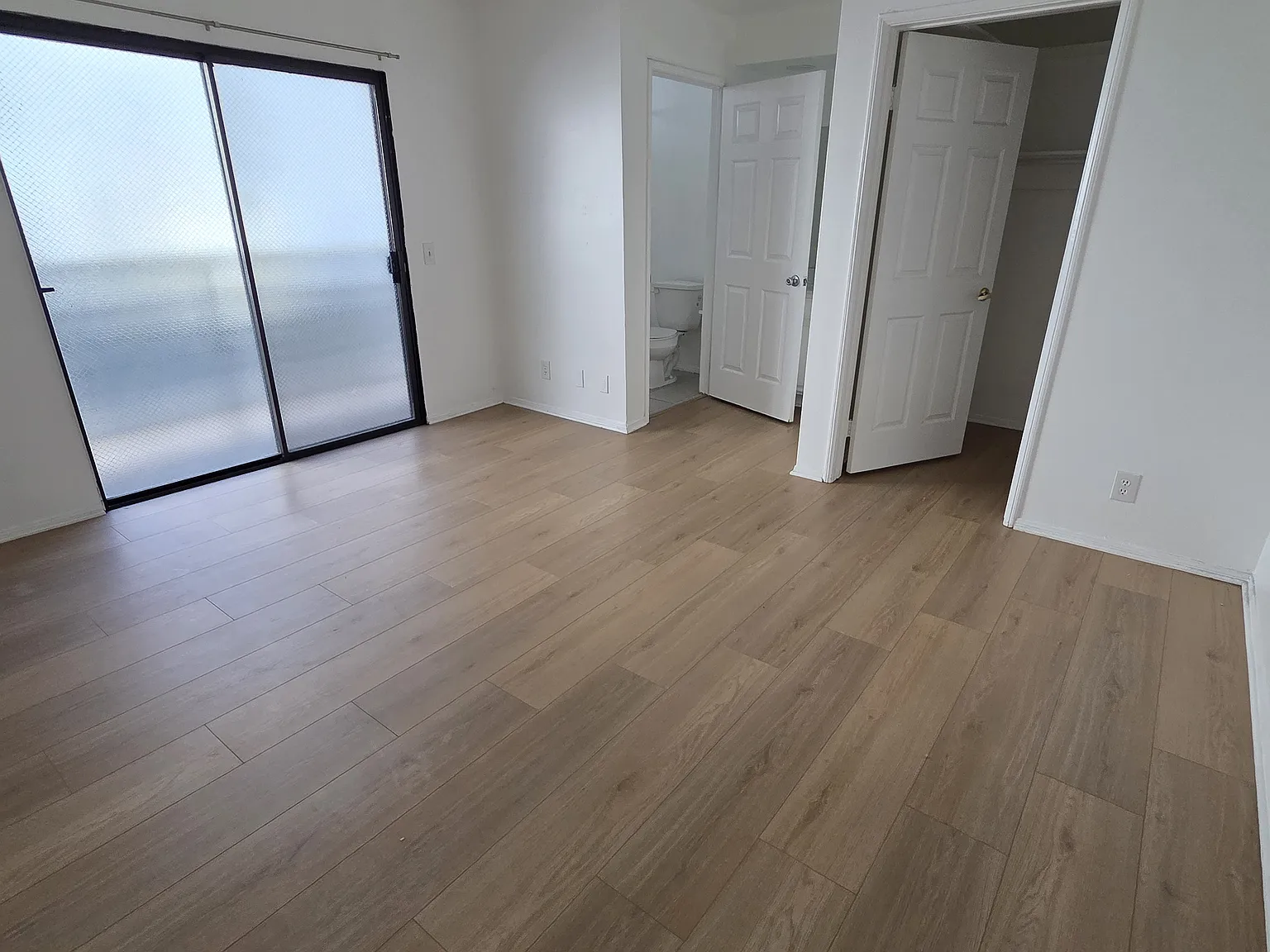 2 bed, 1000 sqft, $3,150 — Photo 4