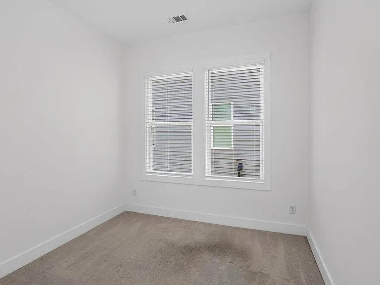 1241 Westshore Dr — Photo 17