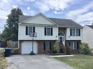 4723 Meadow Crossing Ln NE, Roanoke, VA 24019