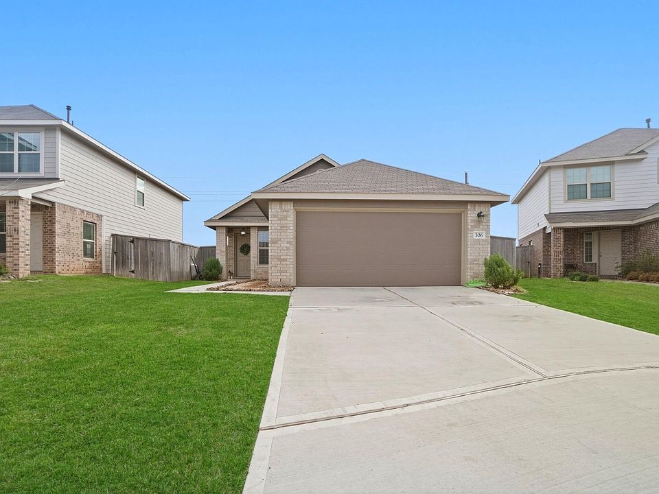 1st image of 306 Pickwick Gardens Ln
