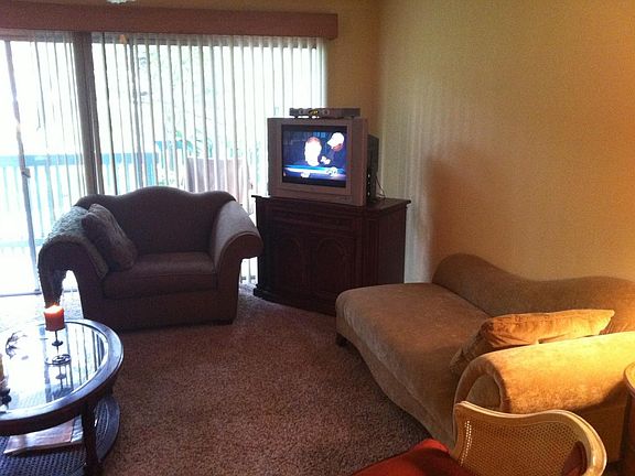 4th image of 576 N Bellflower Blvd Unit 138
