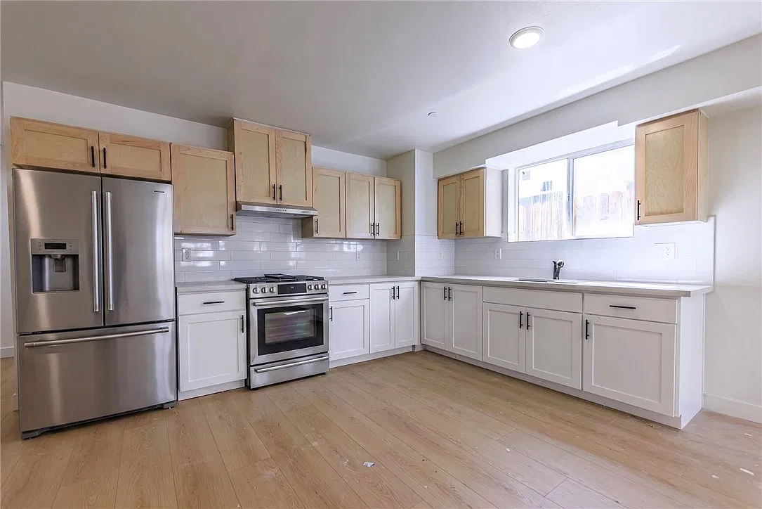 5 bed, 1826 sqft, $3,754 — Photo 4