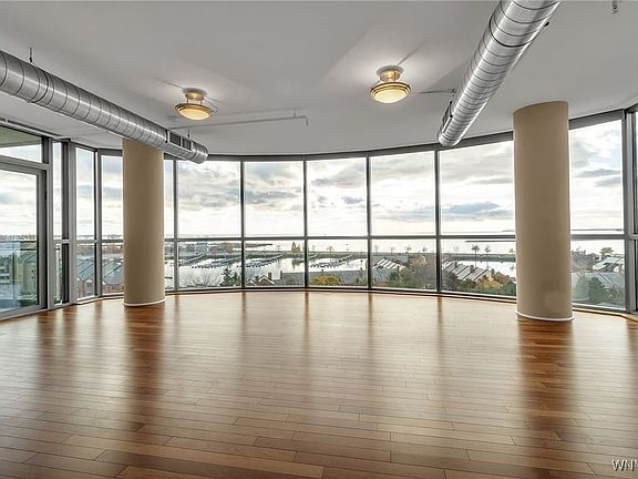 4th image of 132 Lakefront Blvd