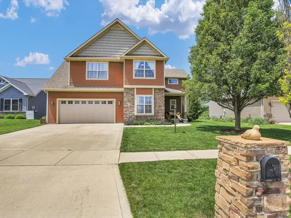 1211 Fieldstone Dr, Savoy, IL 61874