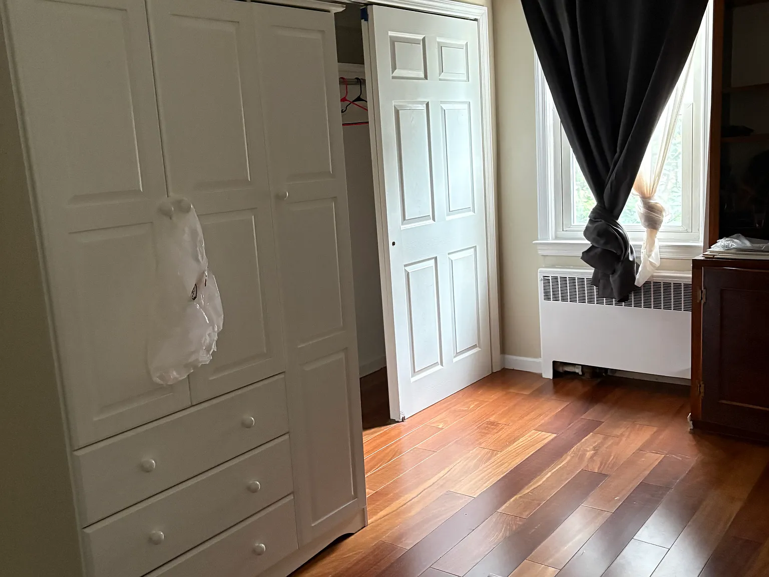 2 bed, 1000 sqft, $3,000 — Photo 3