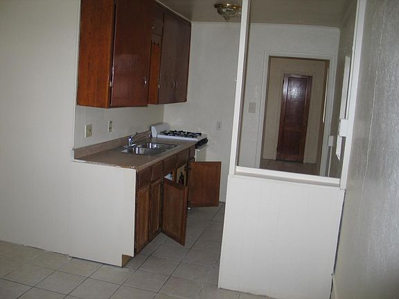 2nd image of 705 1/2 N Orchard Ave