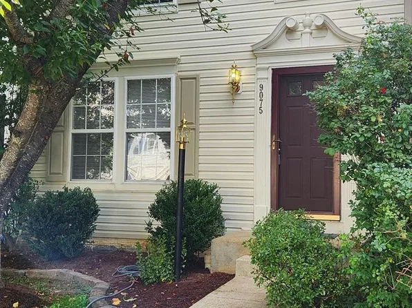 9075 Falcon Glen Ct, Bristow, VA 20136