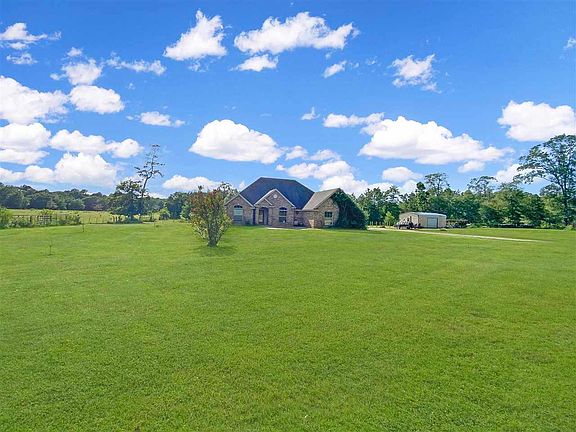 2nd image of 10784 Park Ln
