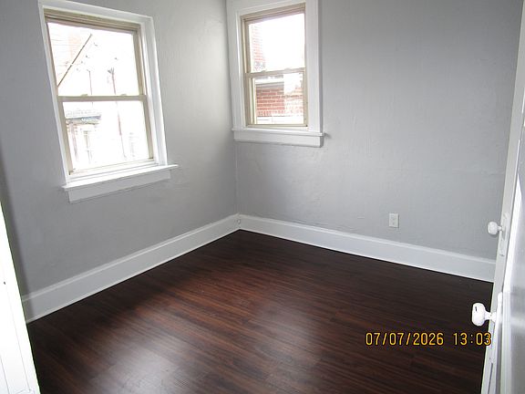 5th image of 913 1/2 E Market St APT 6