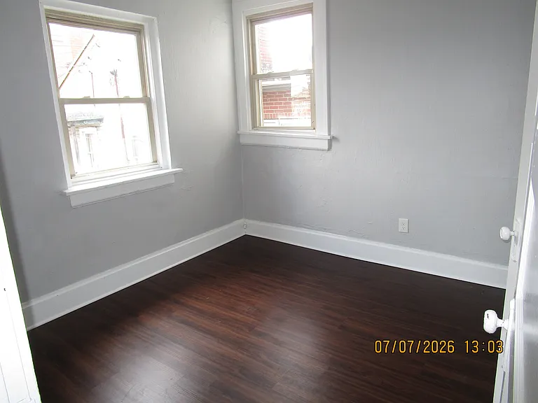 913 1/2 E Market St #6 — Photo 5