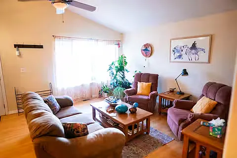 3 bed, 2.5 bath, 1910 sqft, $3,200 — Photo 2