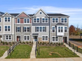 3 Bracewell Ln, Yorktown, VA 23692