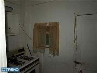 4th image of 1819 E Somerset St