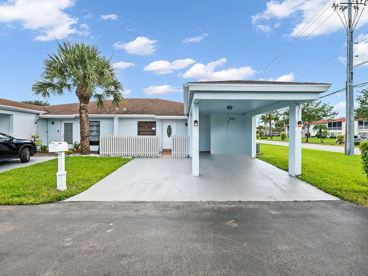 3 bed, 2.0 bath, 1288 sqft, $2,200 — Photo 2