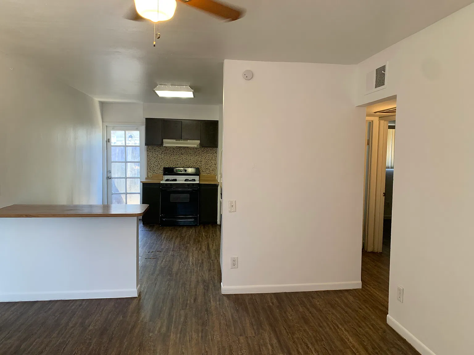 2 bed, 750 sqft, $1,100 — Photo 4
