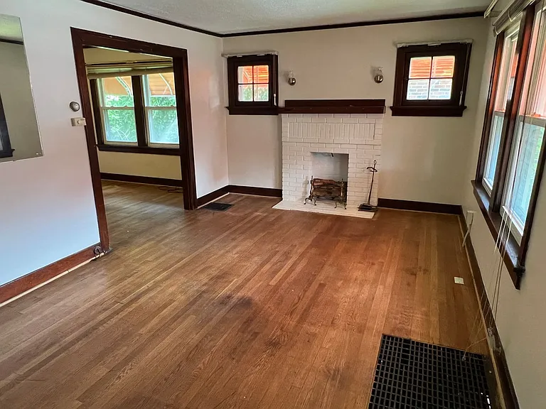 70 Gramont Ave — Photo 1