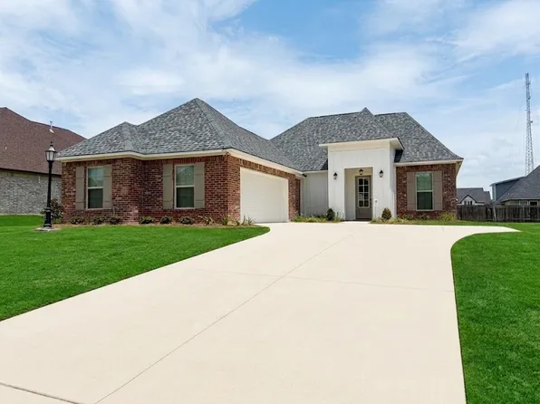 257 Woodcrest Dr, Stonewall, LA 71078