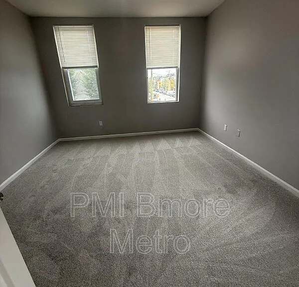 2643 E Madison St #B — Photo 5