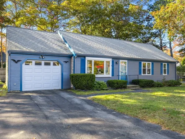 37 Wellesley Cir, Barnstable, MA 02630
