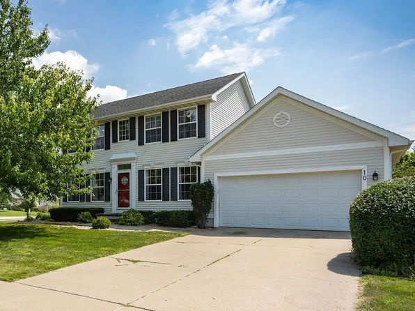 10 Marshall Dr, Waukee, IA 50263