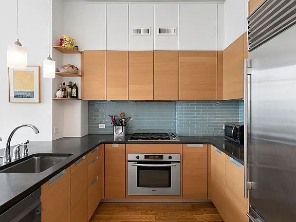 3rd image of 310 W 52nd St APT 29J