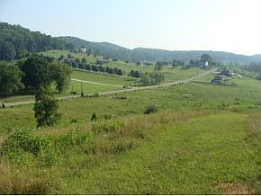 2nd image of 401 Tipton Ln
