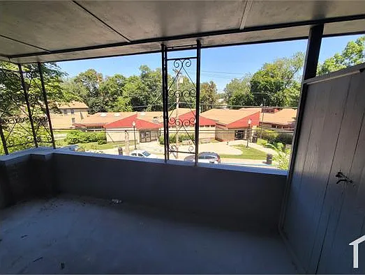 3 bed, 1300 sqft, $1,900 — Photo 3