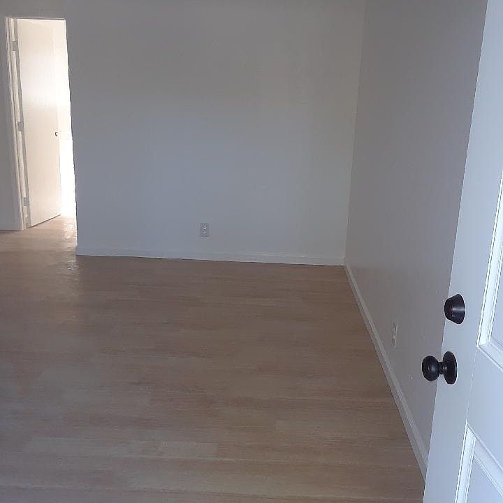 Enter to living room