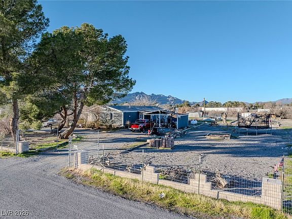 4th image of 590 Roumm Ave