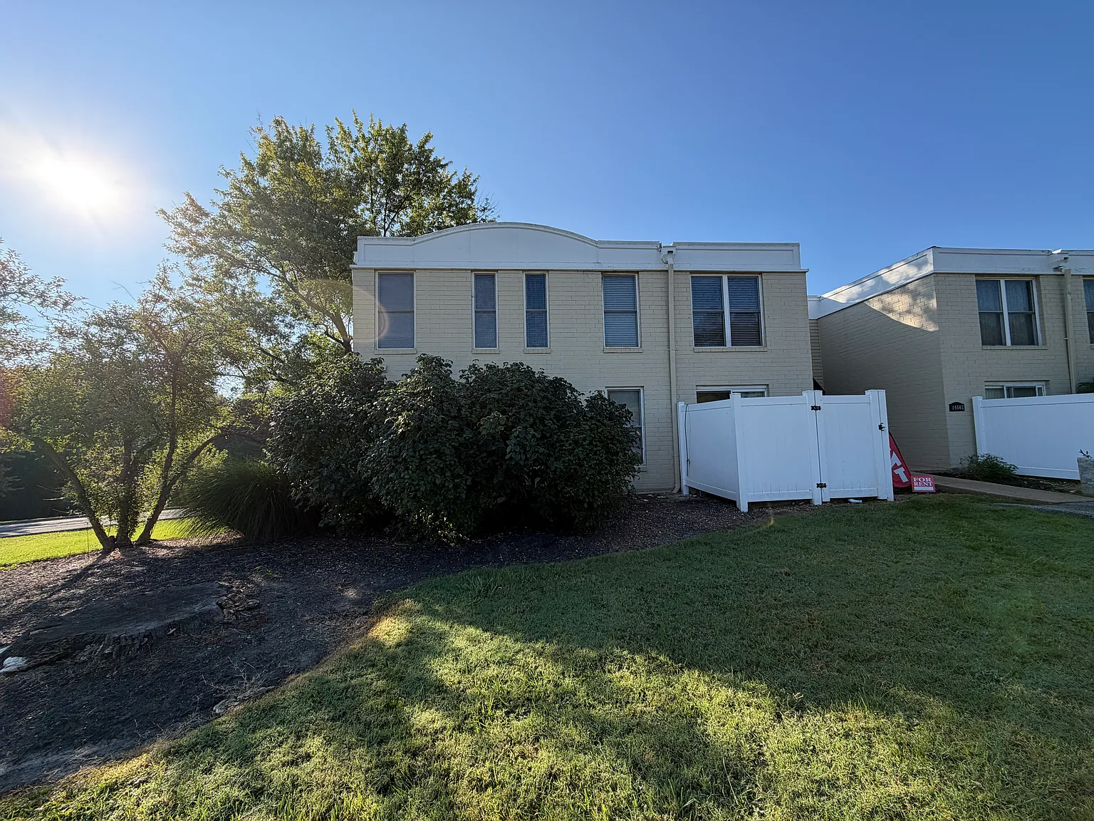 2 bed, 900 sqft, $1,245 — Photo 1