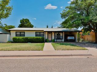1103 16th St, Seagraves, TX 79359