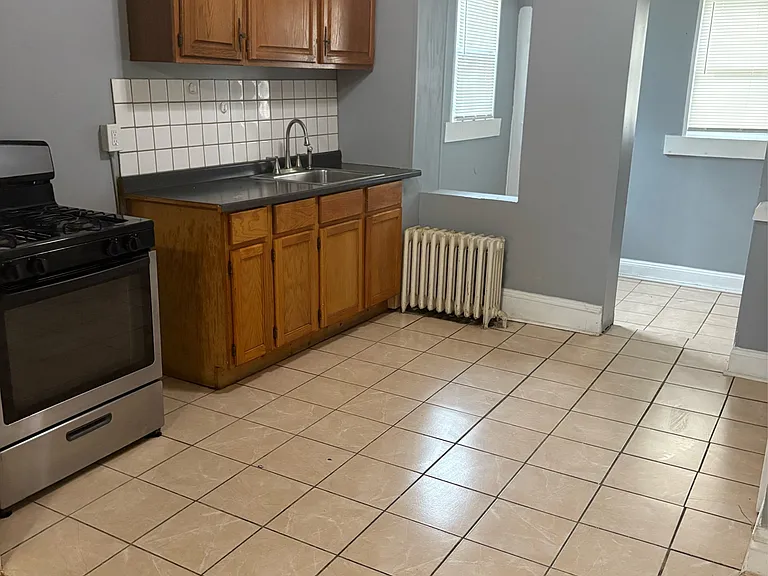 54 N Morley St — Photo 5