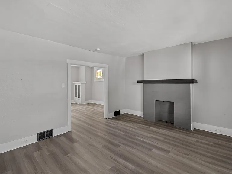 109 W Cherryhill St — Photo 17