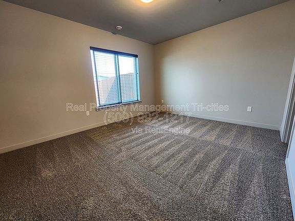 5th image of 406 Dawson Ln