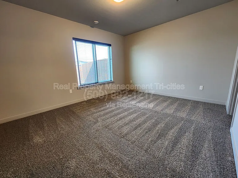 406 Dawson Ln — Photo 5
